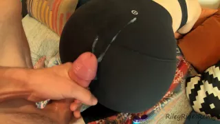 Worshiping Step Sisters Perfect Bubble Butt After Yoga Class & Cumming On Her Lululemon Yoga Pants