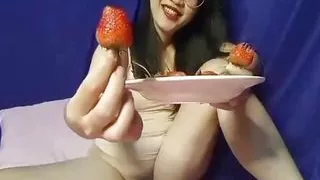 Asian super sexy nude show pussy and eat strawberry 1