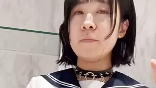 Femboy Schulmädchen Pissen während der Hitze Japanisch