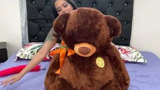 JhoanitaCat playing with her teddy masturbates him and fucks him in the ass