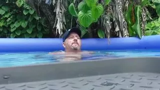 Süßes Döbelchen im Pool