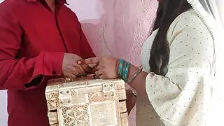 Jija Ne Sali Ko Gift Dekar choda With Hindi Audio