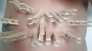 Ich bestrafe meinen dicken, dicken Bauch.