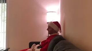 Der Weihnachtsmann schenkt einen besonderen Schwanz POV