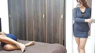 My cousin arrives horny from the party, she sucks my cock very well, we end up fucking