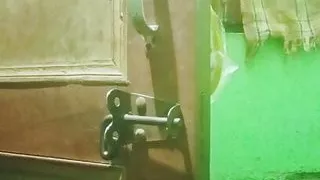 Desi maal living alone