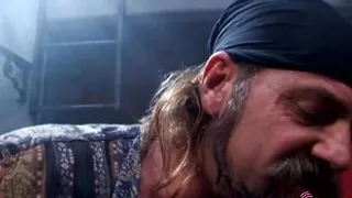 Rough hard fuck outside in alley