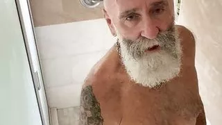 Gefickt und gesäubert, aber immer noch hungrig