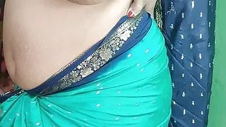 Indian horny mom Striping in green sharee and showing her pussy closeup