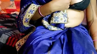 Desi aunty ki sexy story Hindi audio