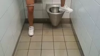 The toilet at the rest stop had to stop again.????