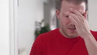 "There you go, getting a whole eye full of me naked" Aria Valencia tells Stepbro - S22:E5