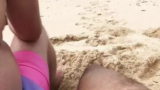 Geil am Strand und einen Kerl gefunden, der mich zum Sperma bringt