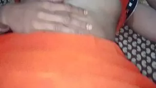 Meri biwi ki jabardast chudai ki or boobs dabaye dudho me se dudh nikal diya