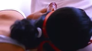 Die Stieftochter hatte eine so enge Vagina, dass er sich Zeit nehmen musste, um ganz hineinzukommen, aber die Mühe war es wert.