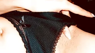 Gamer girl pleasures herself til she comes very hard!! DEBUT