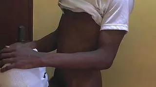 Schwuler Sex hinter der Tür