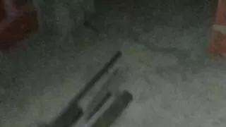 Consolador en casa abandonada