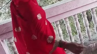 Desi bhabhi ko rat ke andhare se Ghar pr lake choda
