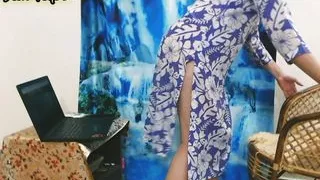 Ich liebe ihren beweglichen, runden Arsch.