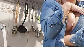 mom plays with dish soap