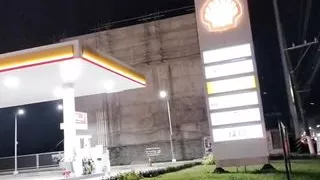 Horny Filipina Fucks at the (Shell)Gasoline Station and eats CUM
