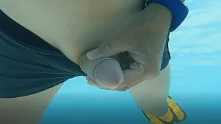 Blue water snorkeling Wank