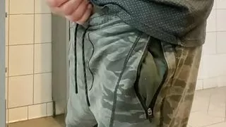 JockDad87 Shoots his big load in the locker room