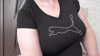 Piss in white panties at the webcam. Chubby MILF with big butt, hairy pussy urinates for a stranger. Dirty fetish. ASMR.
