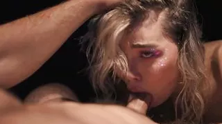 Emma Rose Puts Glow In The Dark Light On Her Ass For Dante Colle To See It Even If It's Dark - Trans Angels