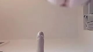 Amateur crossdresser playing with big cocks