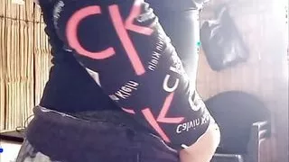 horny latina!! I leave the gym directly to look for something to penetrate my tight ass