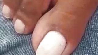 Close Nice Toes whit French Nails