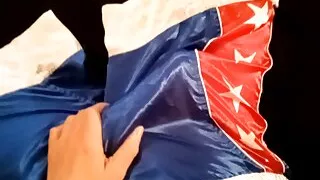 Sperma in satinierten Boxershorts Handjob