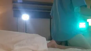 Polizist fickt Transsexuelle in Keuschheit