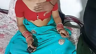 Ghar me Kam karte huye biwi ko akle me pati ne chod liya, indian hindi Hd porn video