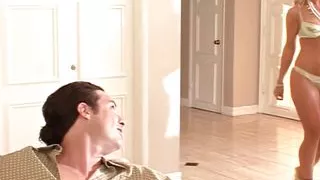 Kayla Synz Loves Being A Rookie