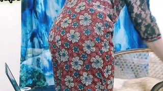 Hausfrau fast beim Live-Striptease erwischt