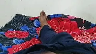 Indischer Desi schmutziger Mann spielt mit seinem schwarzen großen Schwanz, indischer odisha Junge spielt mit seinem Schwanz, desi lund hilana