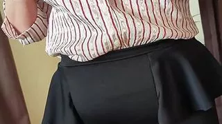 British GILF ready for work flashing her bald cunt, big arse and big tits. Hoping to make her co-workers hard today.