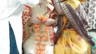 Maa ke samne souteela Baap ne beti ko chud diya with hindi audio