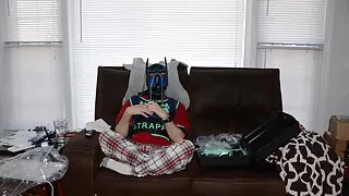 Mar 17 2023 - Unboxing my blue pup hood & heavy chain lead