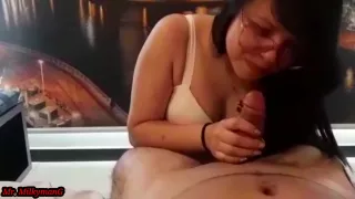 Chica Nerd Le Encanta Chupar Y Cabalgar Una Verga - Mrmilkymang