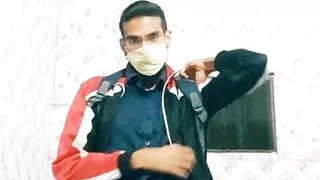 Indischer Bahnhofs-Waschraum Cumshot großer Schwanz in der Öffentlichkeit