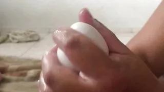 Punheta matinal e gozada na boca