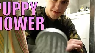 Welpentraining - Duschen mit dem Besitzer endet mit einem Cumshot ins Gesicht