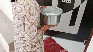 Dud Vali ko choda dene aai