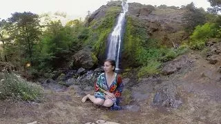 yanks horny hiker calliope cums hard in virtual realtiy 