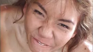 Winziger deutscher Teenager liebt einen dicken Schwanz in ihrem Arsch