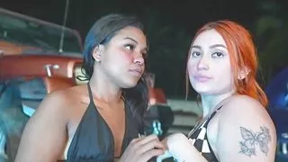 Lecken an den Füßen ihrer Freunde und dann am Arschloch GGmansion